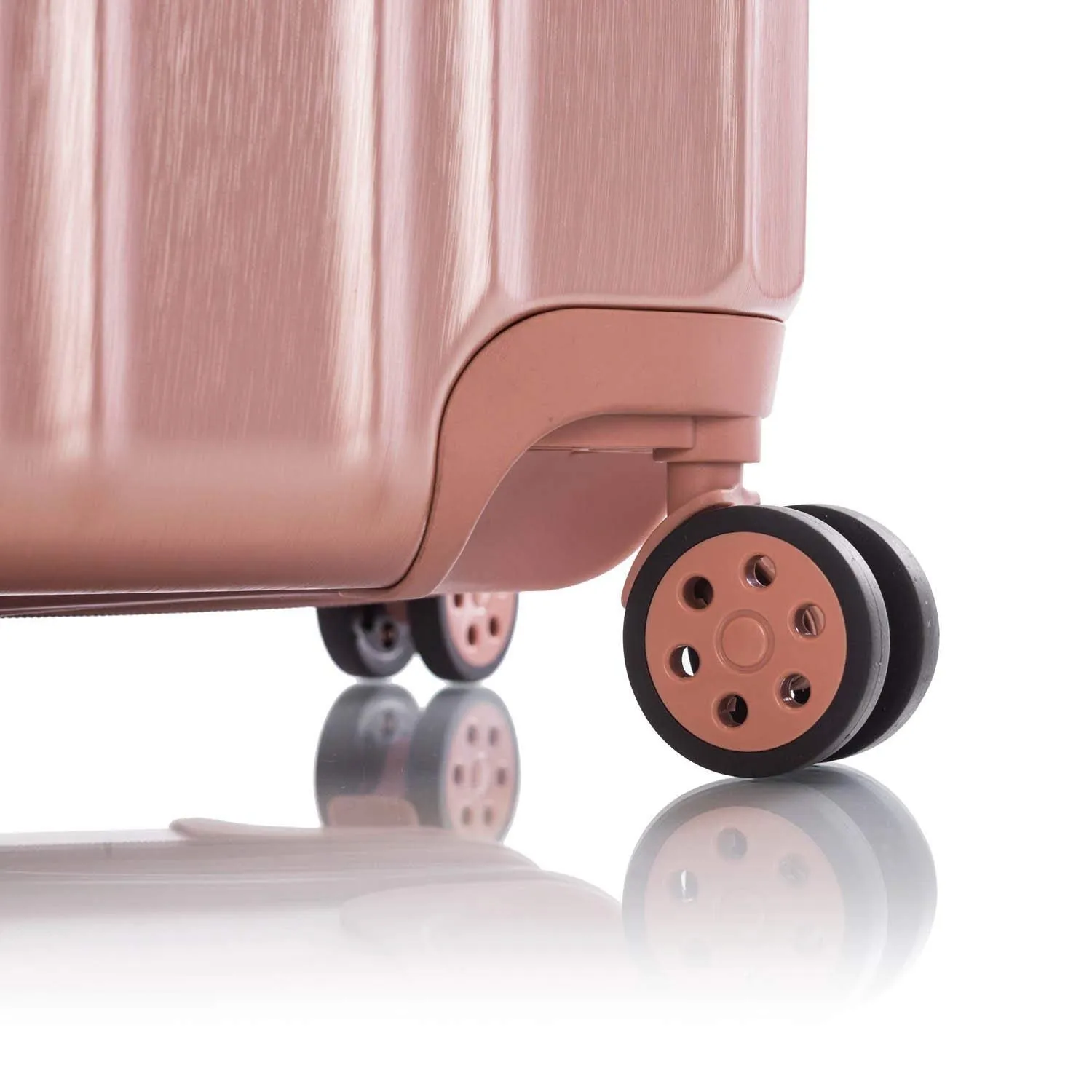 Heys America DuoTrak 26" 4-Wheel Medium Luggage